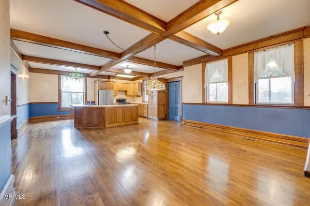 $875,000 | 322 Spruce Street, Bristol, TN 37620