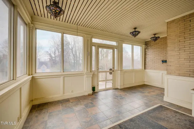 $875,000 | 322 Spruce Street, Bristol, TN 37620