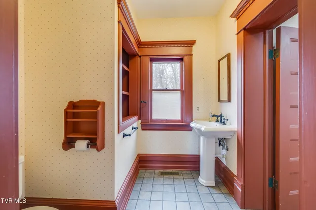 $875,000 | 322 Spruce Street, Bristol, TN 37620