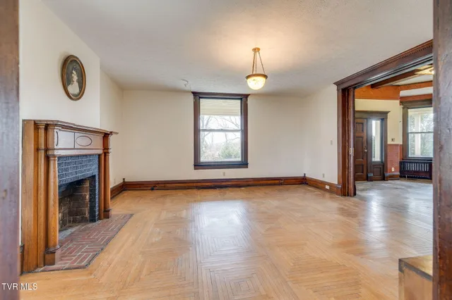 $875,000 | 322 Spruce Street, Bristol, TN 37620