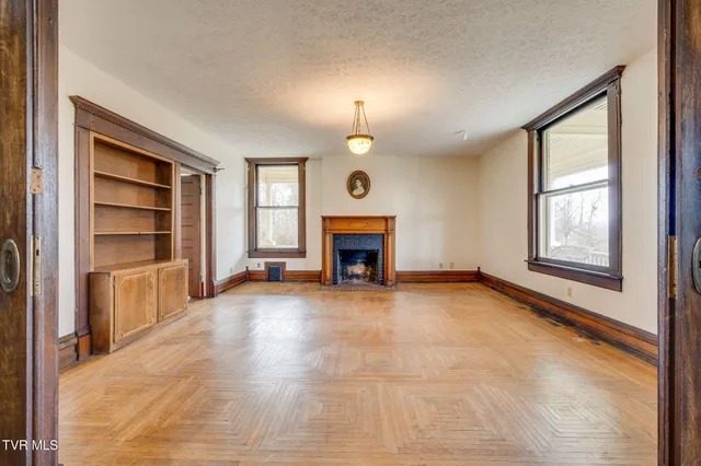 $875,000 | 322 Spruce Street, Bristol, TN 37620