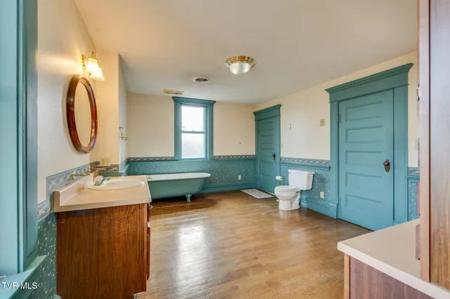 $875,000 | 322 Spruce Street, Bristol, TN 37620