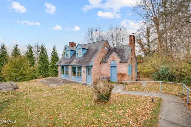 $875,000 | 322 Spruce Street, Bristol, TN 37620