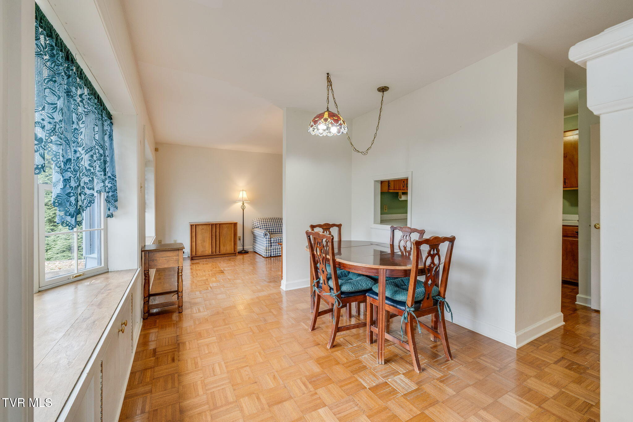 322 Spruce Street Bristol, TN 37620 - Photo 85 of 121 084