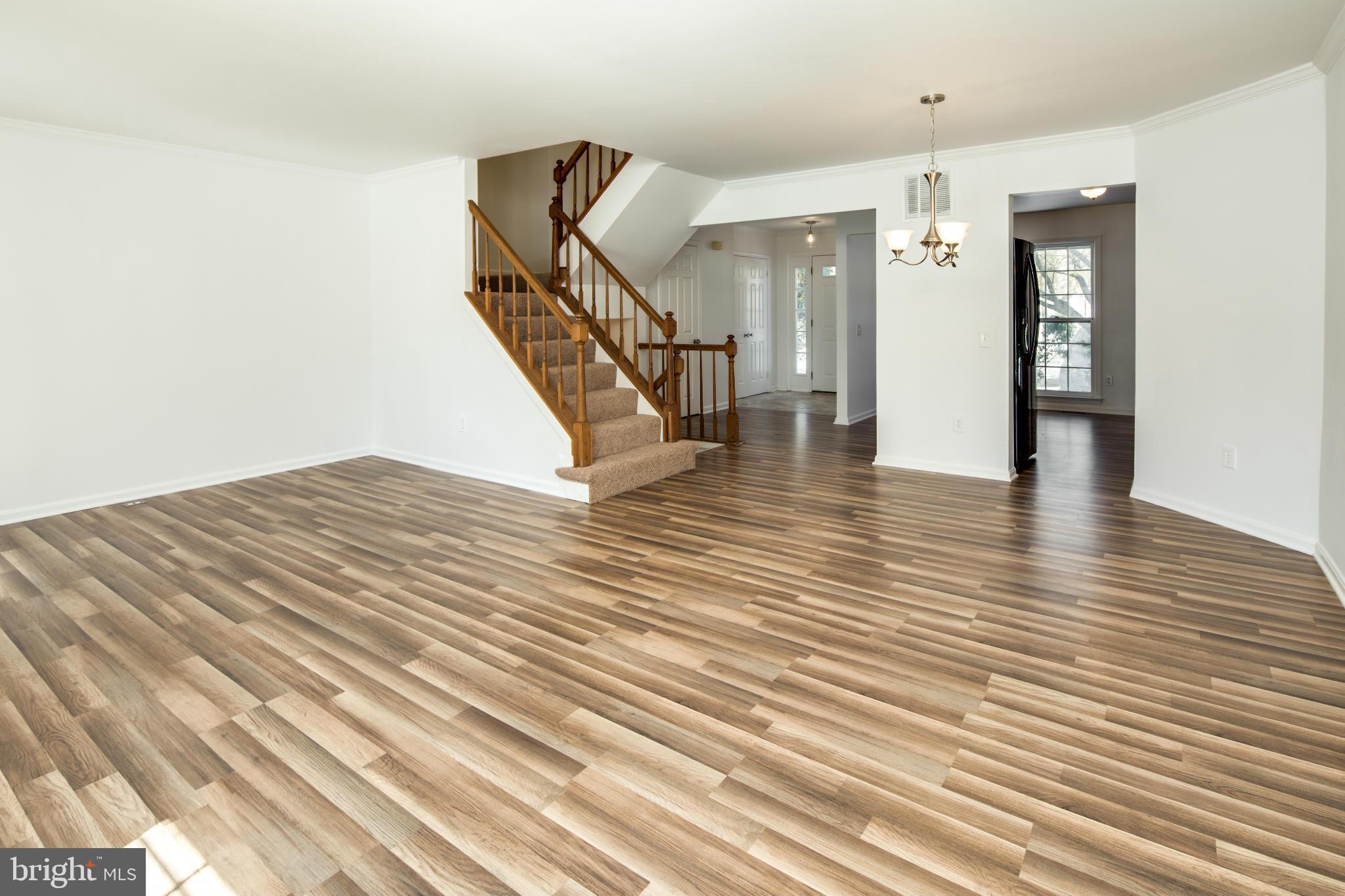 363 Crescendo Way Silver Spring, MD 20901 - Photo 22 of 53 Living Room