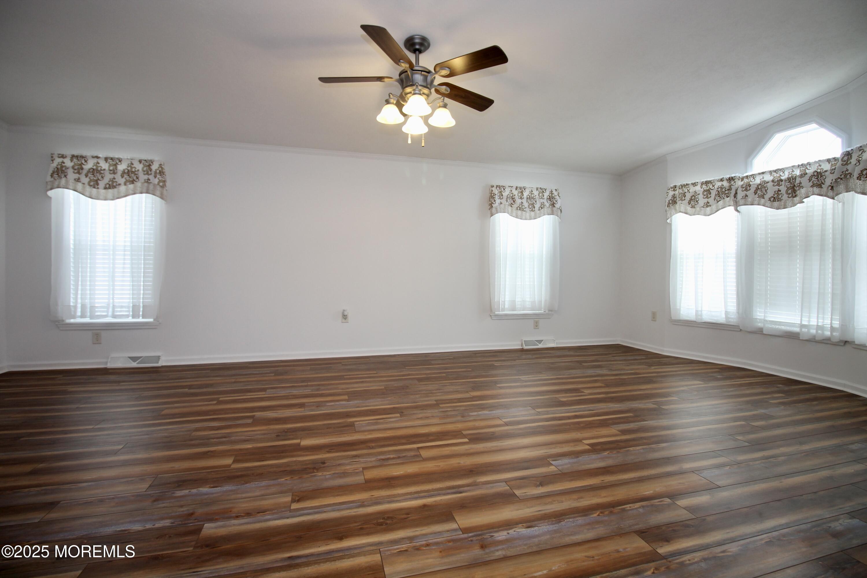 118 Woody Road Freehold, NJ 07728 - Photo 9 of 36 C0973735-6FD8-406E-8F82-357EBA36CE92_1_2