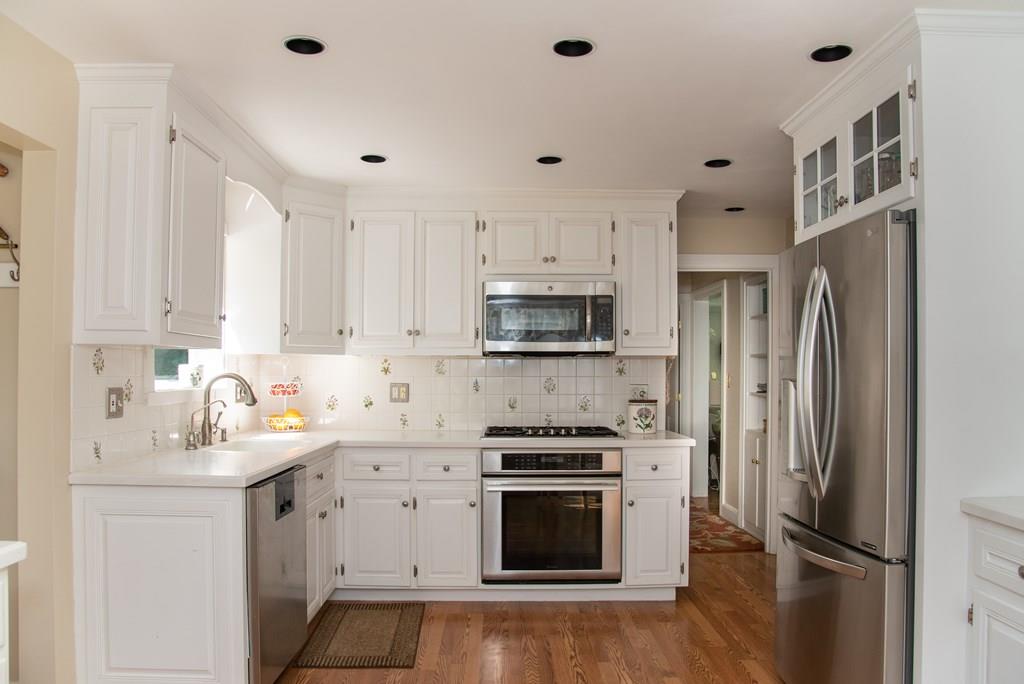 64 Locust Avenue Lexington, MA 02421 - Photo 4 of 42