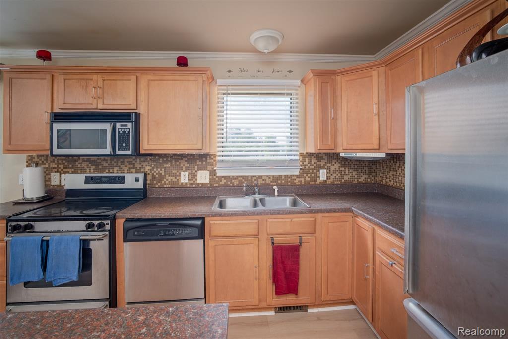 28136 Fortson Lane Inkster, MI 48141 - Photo 8 of 26