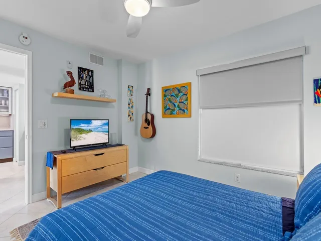 $4,000 | 2700 Ocean Drive, Unit 404, Vero Beach, FL 32963