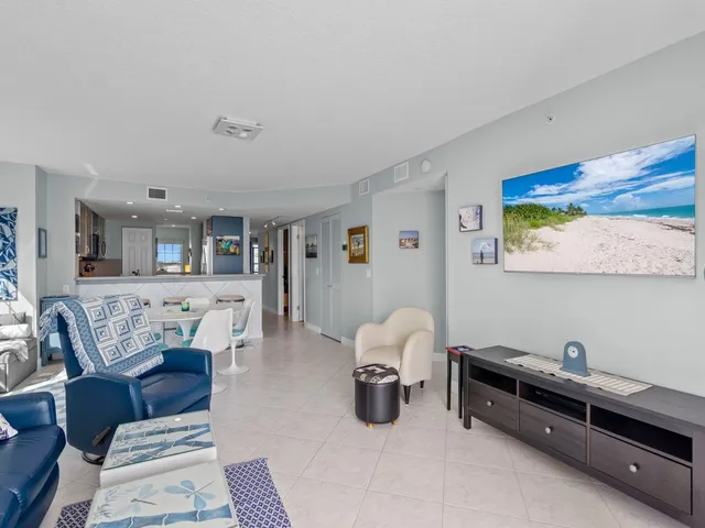 $4,000 | 2700 Ocean Drive, Unit 404, Vero Beach, FL 32963