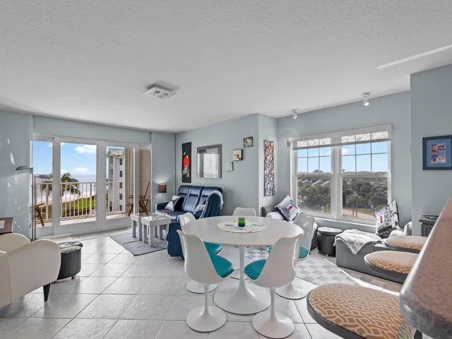 $4,000 | 2700 Ocean Drive, Unit 404, Vero Beach, FL 32963