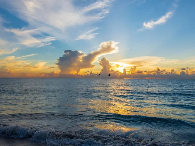 $4,000 | 2700 Ocean Drive, Unit 404, Vero Beach, FL 32963