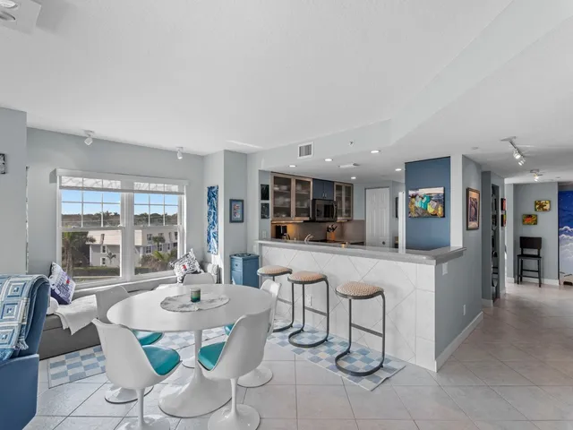 $4,000 | 2700 Ocean Drive, Unit 404, Vero Beach, FL 32963