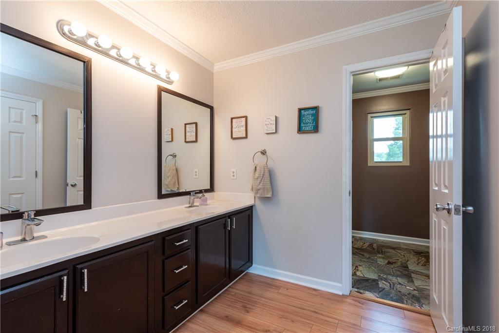 3429 Miranda Road Charlotte, NC 28216 - Photo 11 of 19 Gallery Image 11