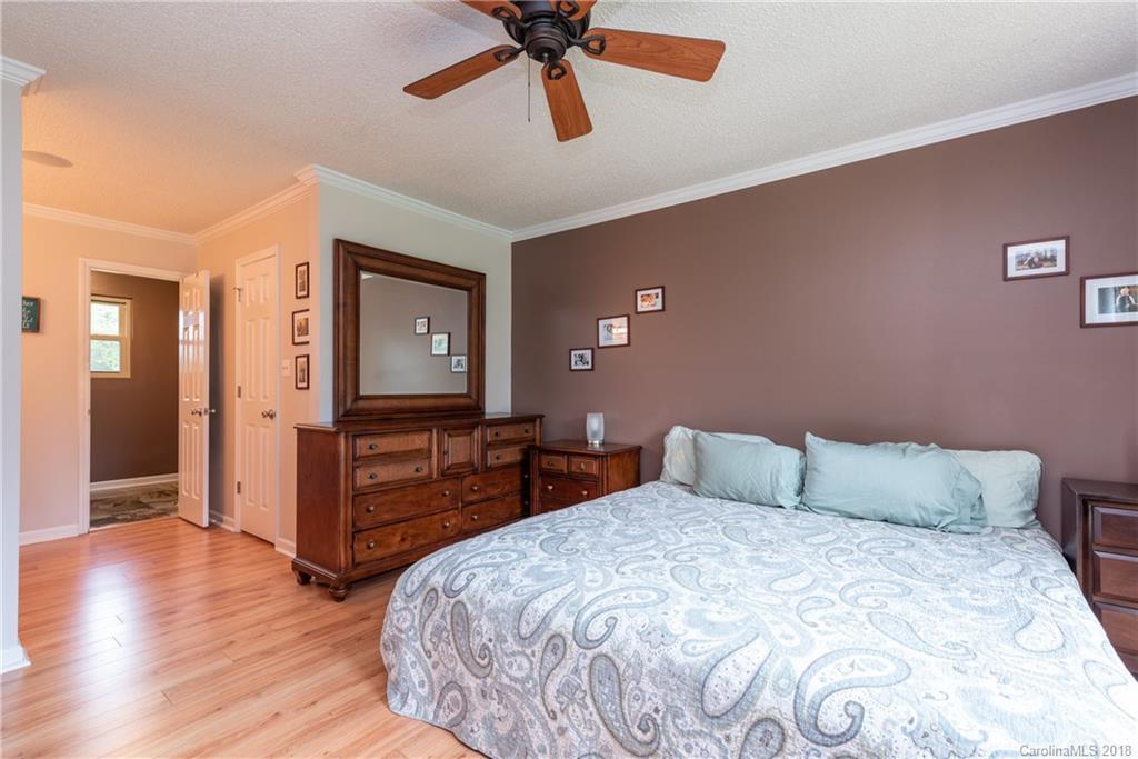 3429 Miranda Road Charlotte, NC 28216 - Photo 8 of 19 Gallery Image 8