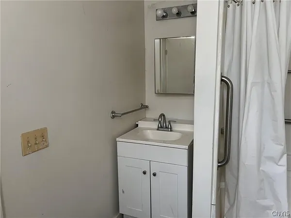 $99,900 | 809 Jefferson Avenue, Utica, NY 13501