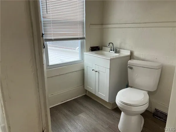 $99,900 | 809 Jefferson Avenue, Utica, NY 13501