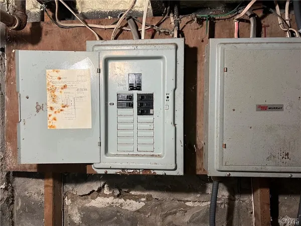 $99,900 | 809 Jefferson Avenue, Utica, NY 13501