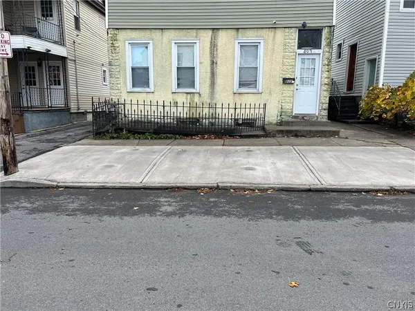 $99,900 | 809 Jefferson Avenue, Utica, NY 13501