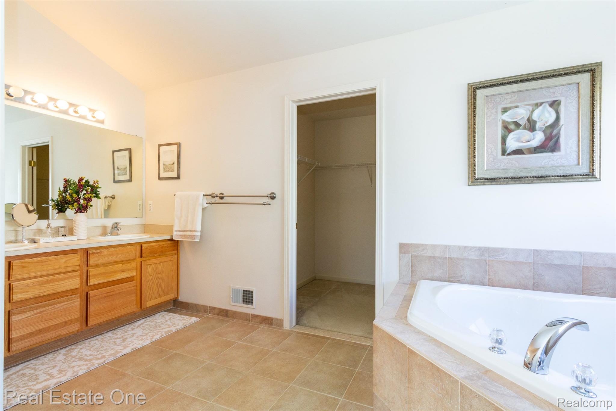 3585 Everett Drive Rochester, MI 48307 - Photo 31 of 75 Gallery Image 31