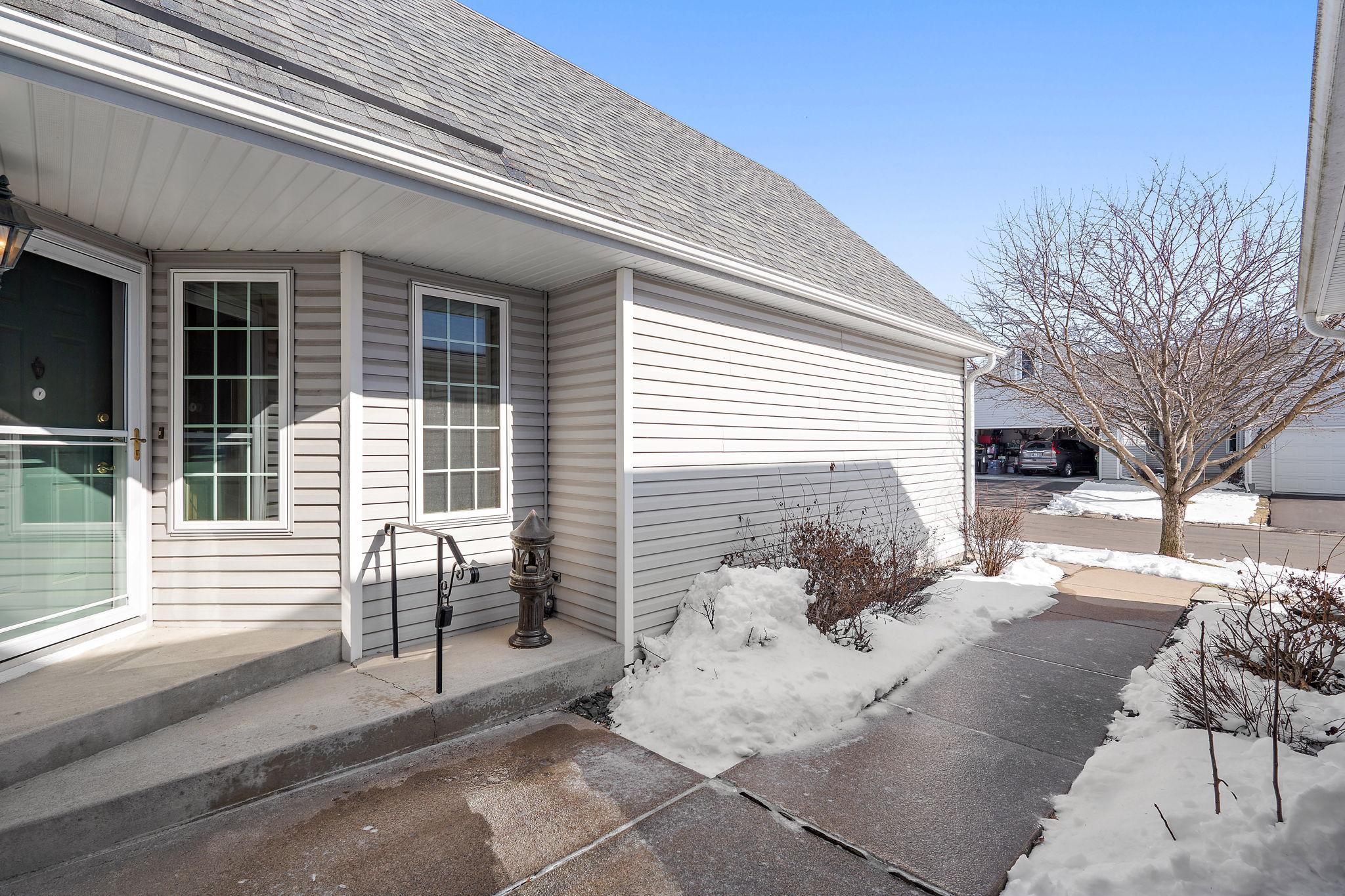 3434 Silver Lane Northeast St. Anthony, MN 55421 - Photo 5 of 44
