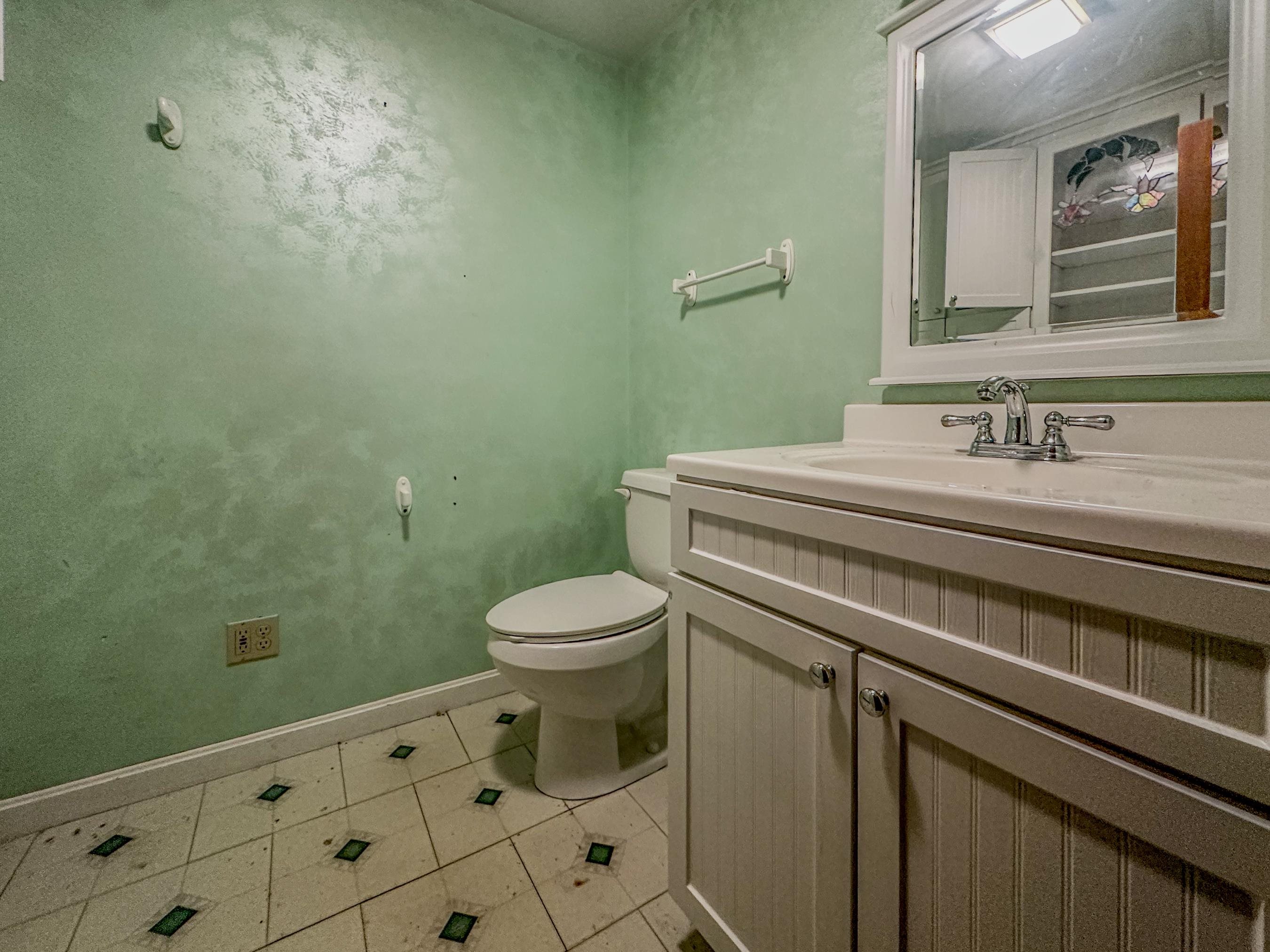 10 Beacon Street Londonderry, NH 03038 - Photo 11 of 18