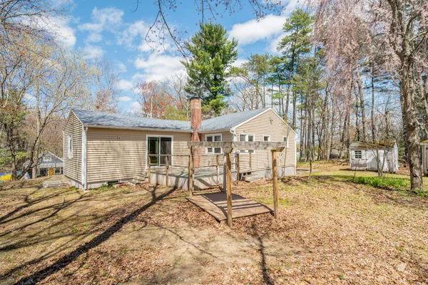 $275,000 | 10 Beacon Street, Londonderry, NH 03038