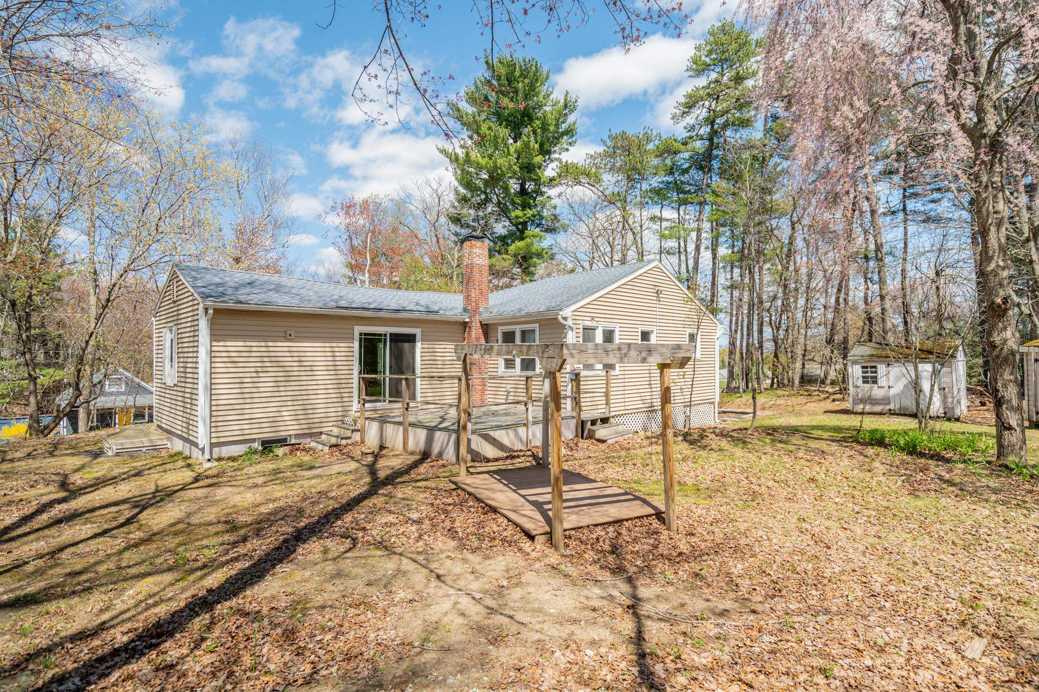 10 Beacon Street Londonderry, NH 03038 - Photo 15 of 18