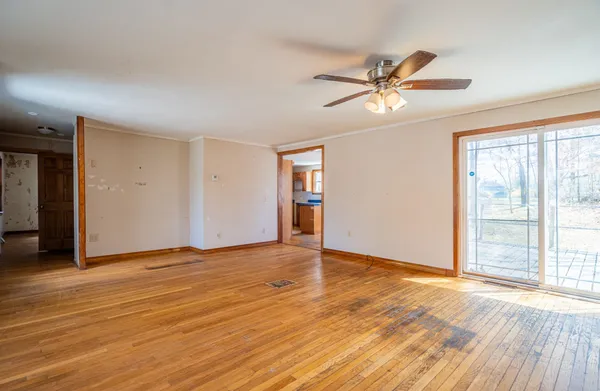 $275,000 | 10 Beacon Street, Londonderry, NH 03038