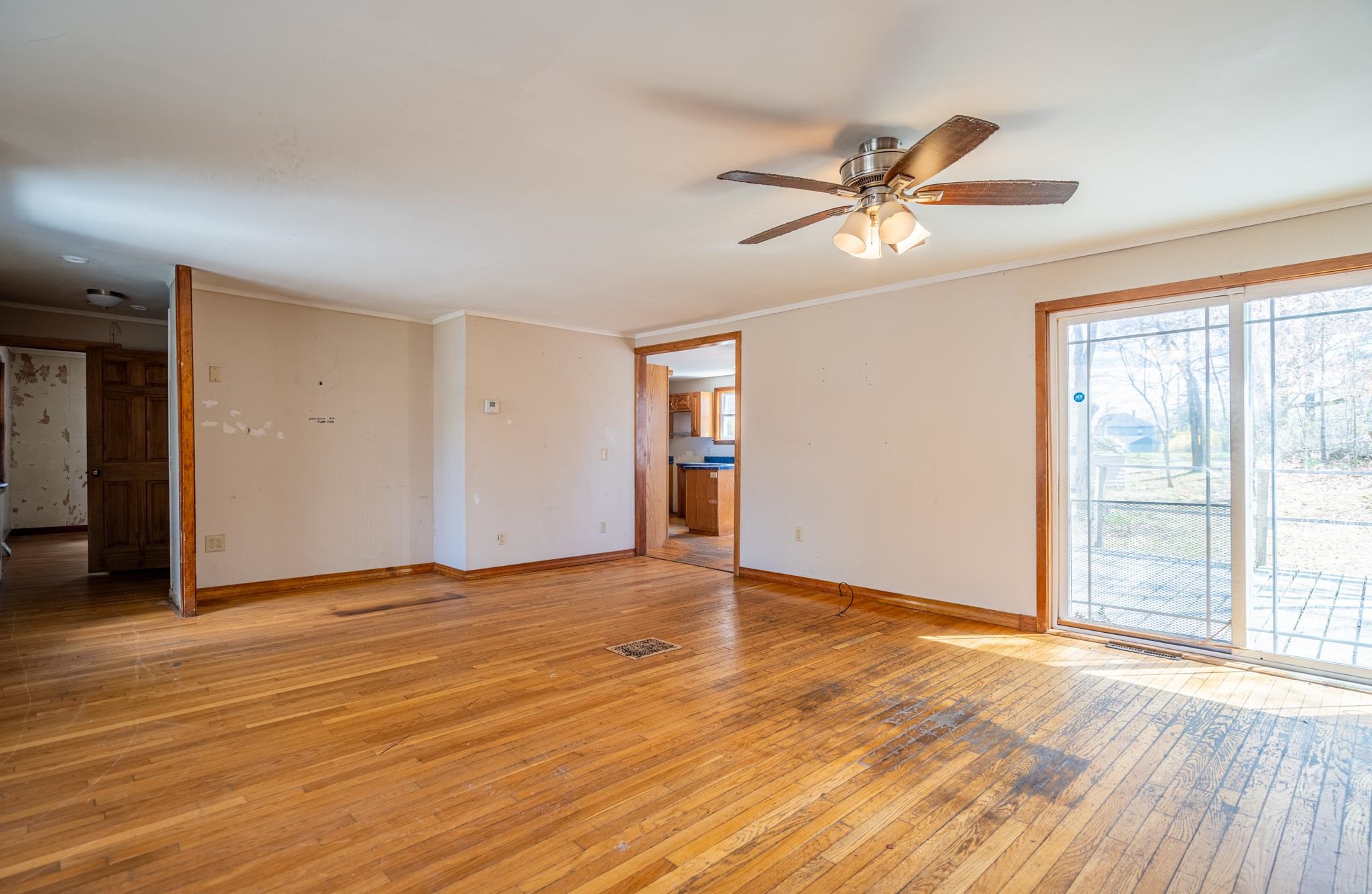 10 Beacon Street Londonderry, NH 03038 - Photo 3 of 18