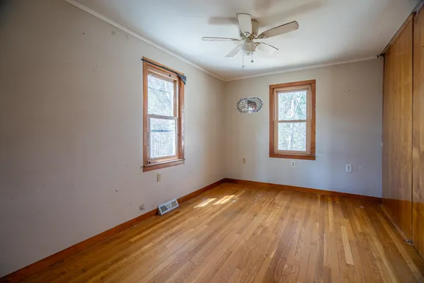 $275,000 | 10 Beacon Street, Londonderry, NH 03038