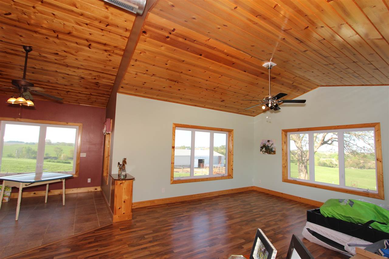 1837 Banner Valley Road Ely, IA 52227 - Photo 19 of 38 Gallery Image 19