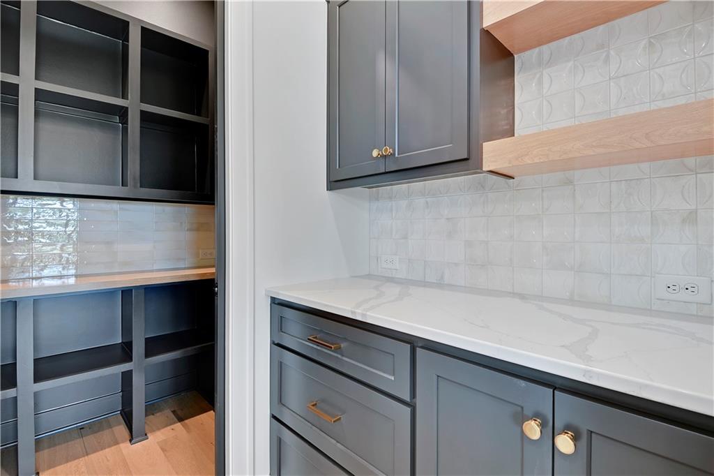 24909 West 98th Place Lenexa, KS 66227 - Photo 18 of 44