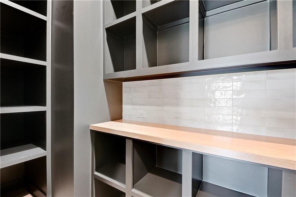 24909 West 98th Place Lenexa, KS 66227 - Photo 19 of 44