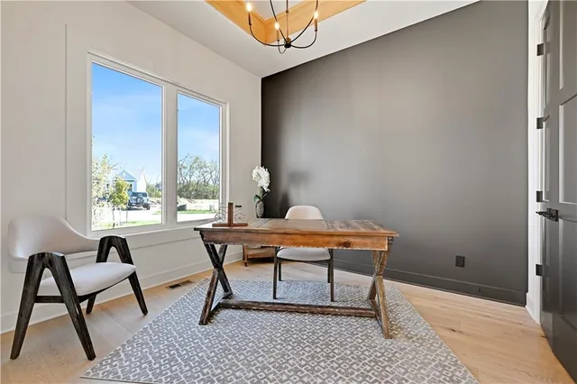 $879,900 | 24909 West 98th Place, Lenexa, KS 66227