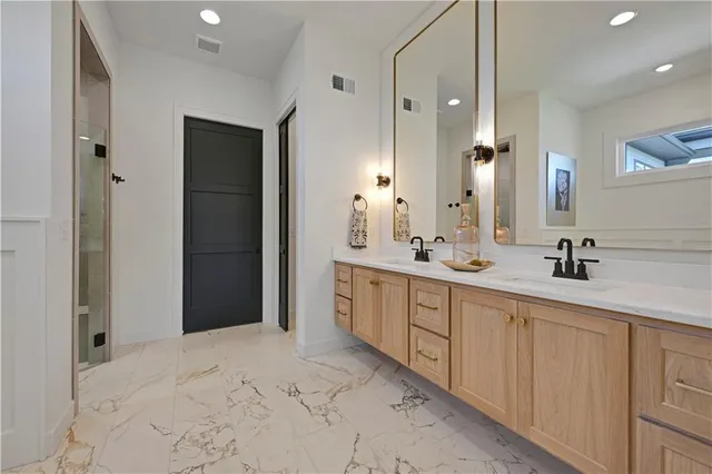 $879,900 | 24909 West 98th Place, Lenexa, KS 66227