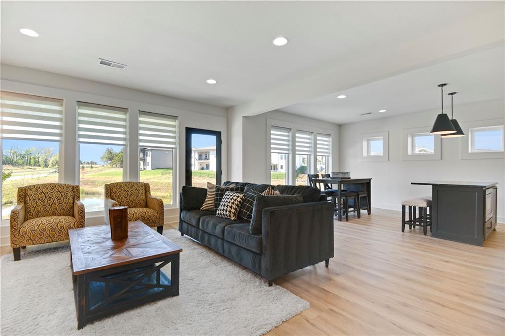 24909 West 98th Place Lenexa, KS 66227 - Photo 32 of 44