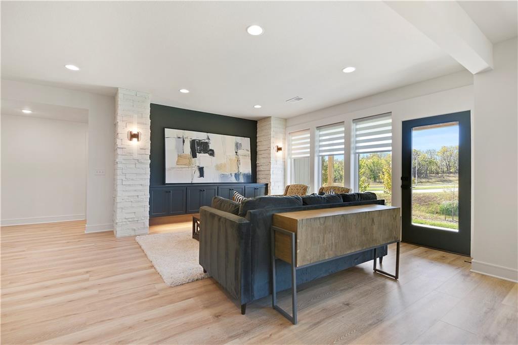 24909 West 98th Place Lenexa, KS 66227 - Photo 33 of 44