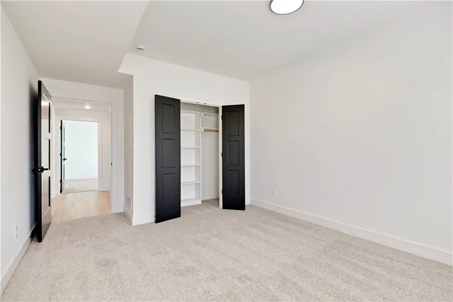 $879,900 | 24909 West 98th Place, Lenexa, KS 66227