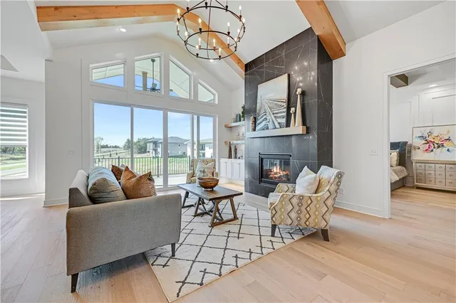 $879,900 | 24909 West 98th Place, Lenexa, KS 66227