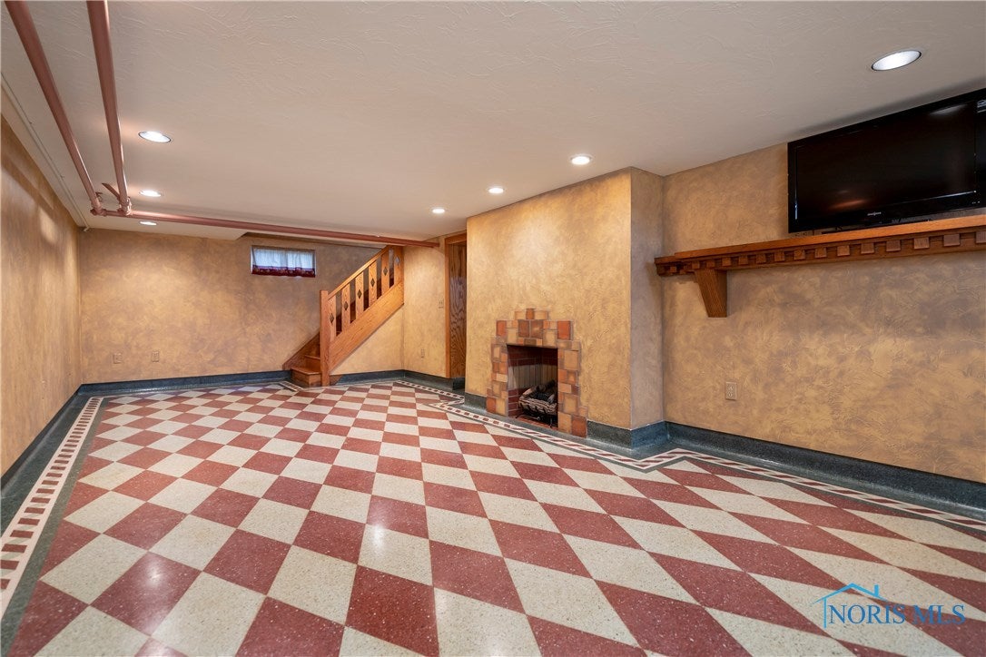 402 Eagle Point Road Rossford, OH 43460 - Photo 37 of 41 Gallery Image 37
