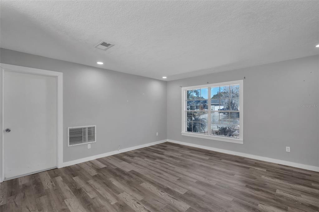 5674 Altec Court Orlando, FL 32808 - Photo 2 of 43