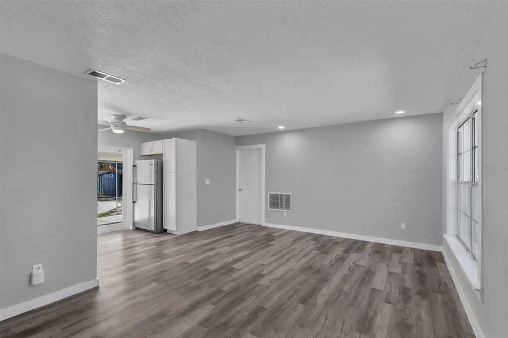 5674 Altec Court Orlando, FL 32808 - Photo 3 of 43