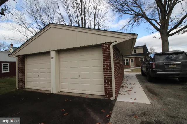 a house view with a outdoor space