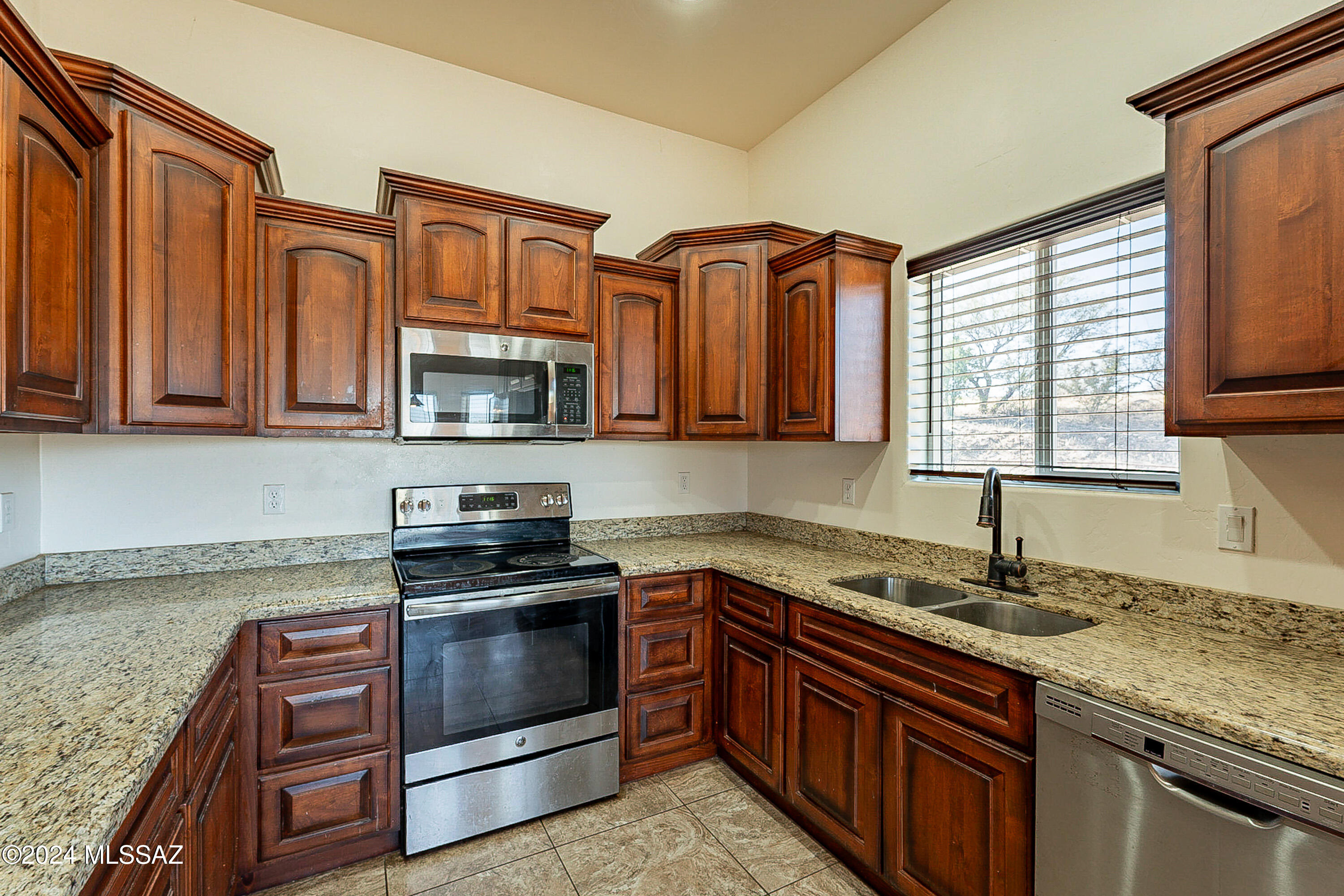 280 Via Mantaraya Rio Rico, AZ 85648 - Photo 21 of 50