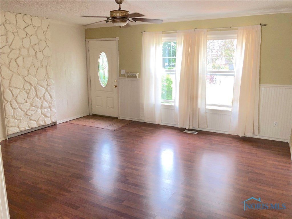 104 Clifton Road Toledo, OH 43607 - Photo 3 of 13 Gallery Image 3