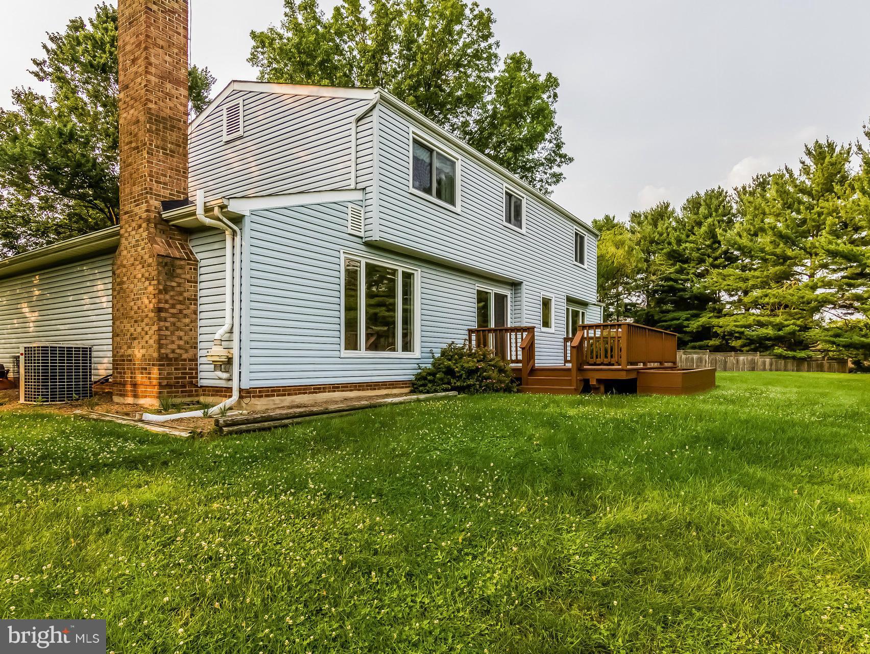 20729 Bell Bluff Road Gaithersburg, MD 20882 - Photo 25 of 30 Exterior (Rear)