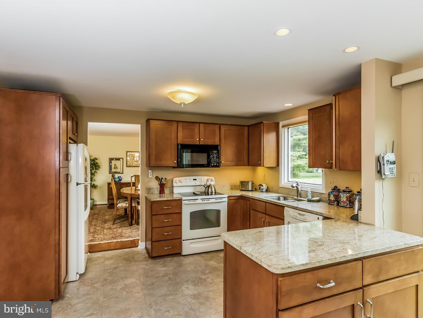 20729 Bell Bluff Road Gaithersburg, MD 20882 - Photo 5 of 30 Kitchen