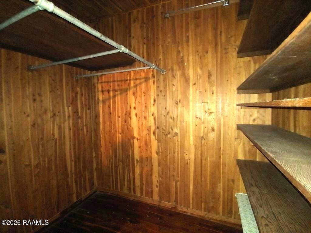 607 East Grolee Street Opelousas, LA 70570 - Photo 14 of 28 14 Cedar Closet