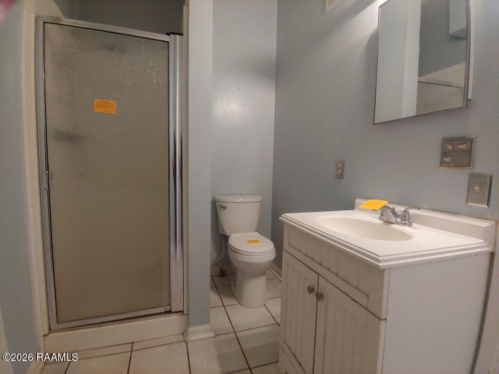 607 East Grolee Street Opelousas, LA 70570 - Photo 18 of 28 18 Bathroom